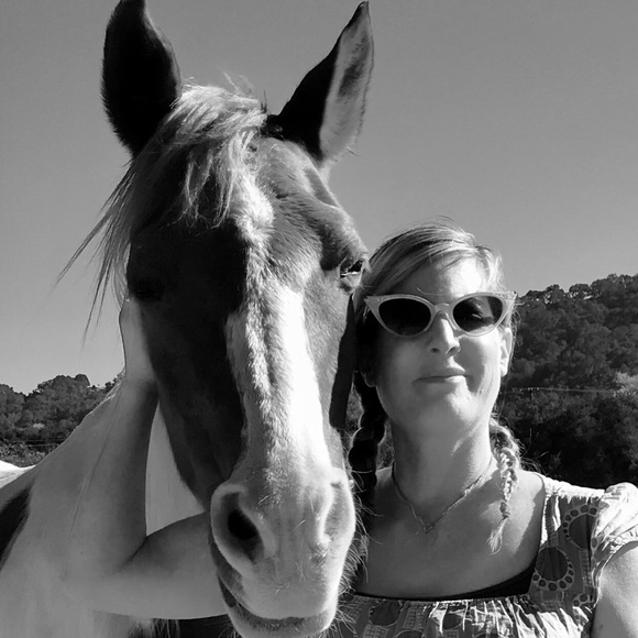 Meet your Posher, Heidi - Picture 2 of 7